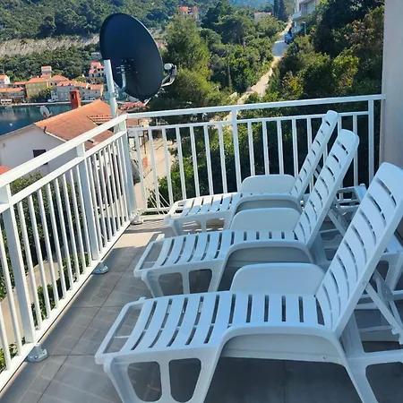 Διαμέρισμα House - Two-bedroom With Terrace And Sea View
