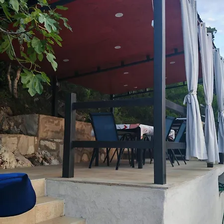 Διαμέρισμα House - Two-bedroom With Terrace And Sea View *
