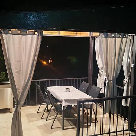 House - Two-bedroom With Terrace And Sea View Sobra