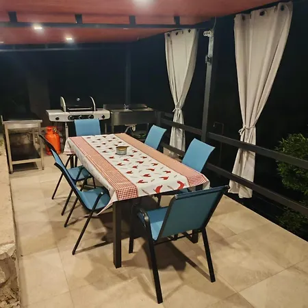 House - Two-bedroom With Terrace And Sea View * Sobra
