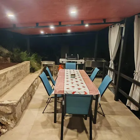Διαμέρισμα House - Two-bedroom With Terrace And Sea View *