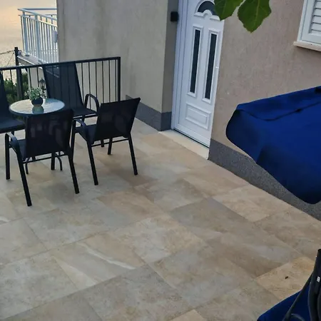 Διαμέρισμα House - Two-bedroom With Terrace And Sea View