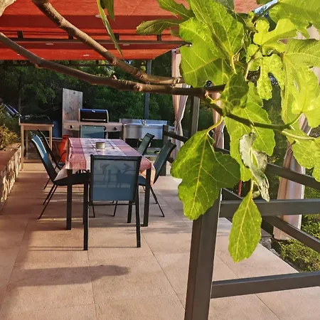 House - Two-bedroom With Terrace And Sea View Διαμέρισμα *