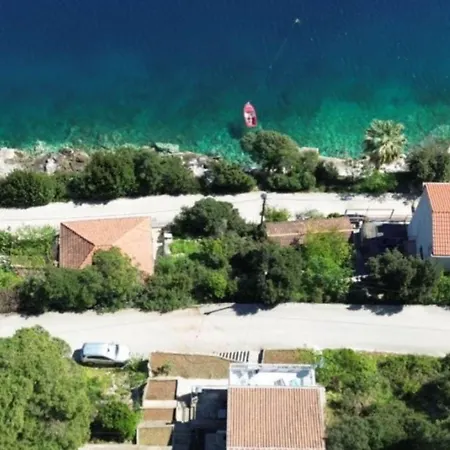 House - Two-bedroom With Terrace And Sea View Sobra