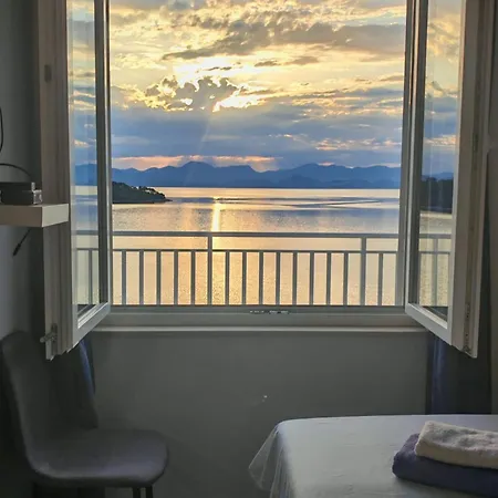 House - Two-bedroom With Terrace And Sea View Διαμέρισμα Sobra