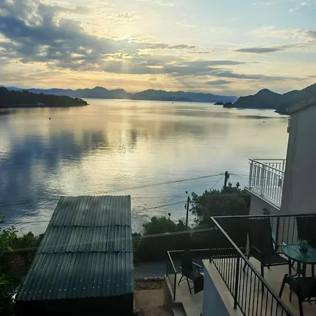 House - Two-bedroom With Terrace And Sea View Διαμέρισμα *